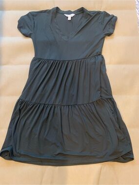 Market & Spruce V-Neck Tiered Short Sleeve Dress.